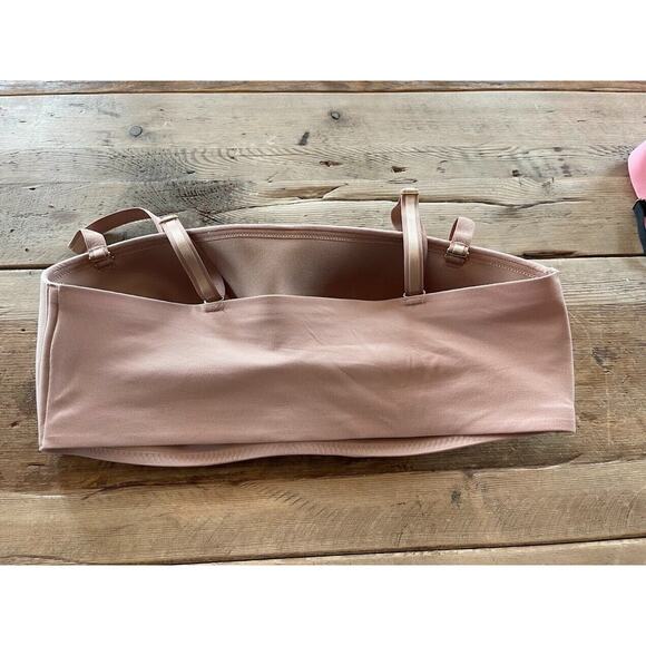 Victoria's Secret Praline Beige MEDIUM DD Love Cloud Wireless Strapless Bra - Picture 2 of 2